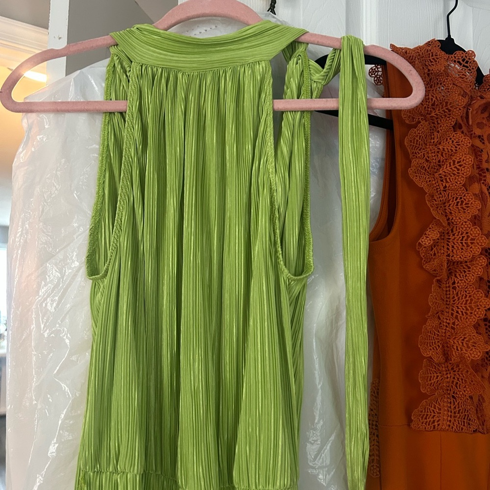 Green Sleeveless Pleated Top